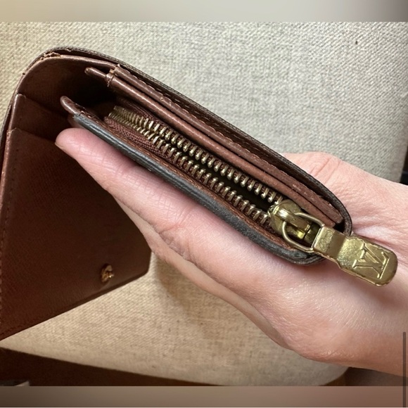 Vintage Louis Vuitton Wallet - Picture 11 of 14